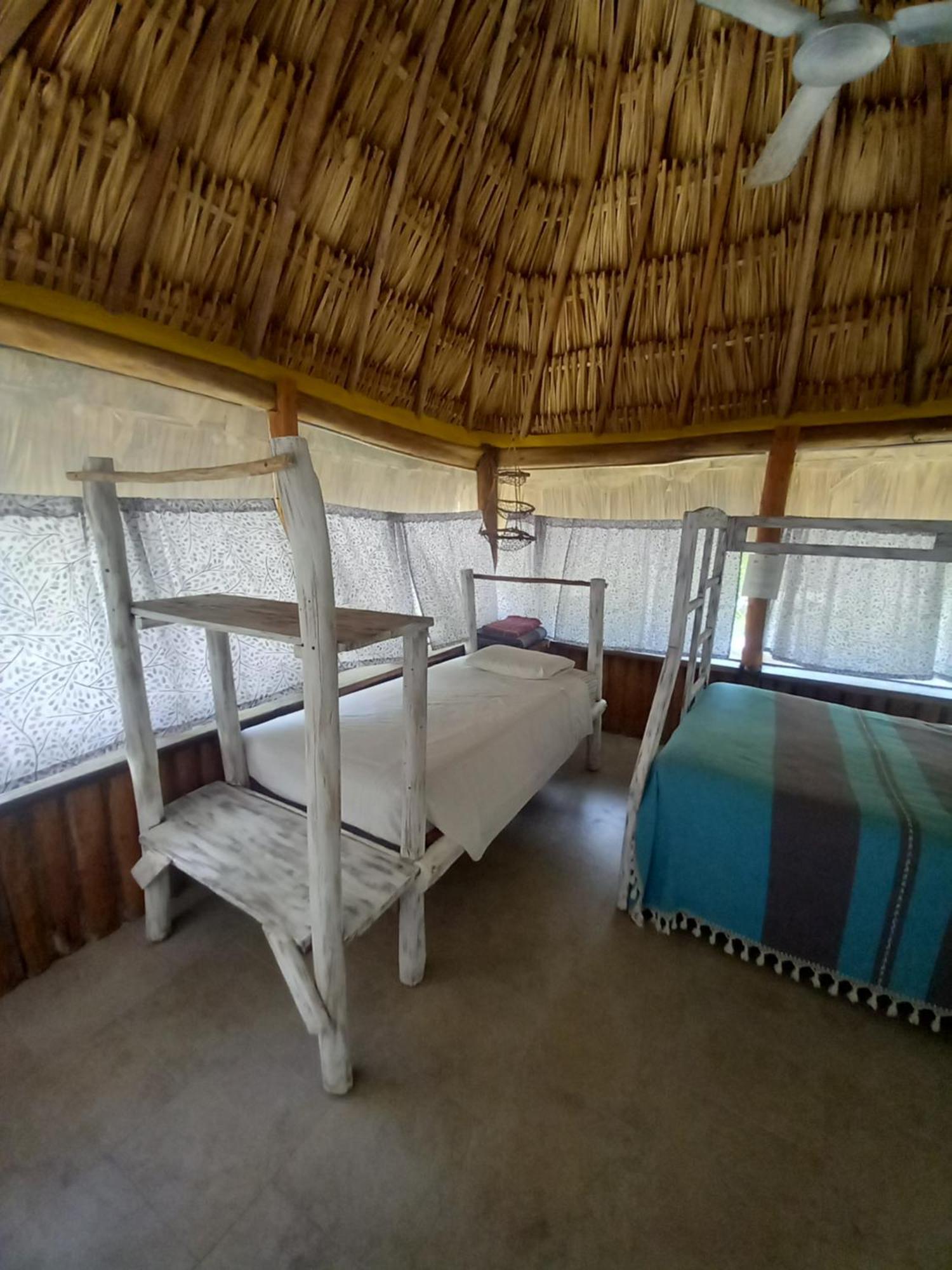 Ida Y Vuelta Hostal